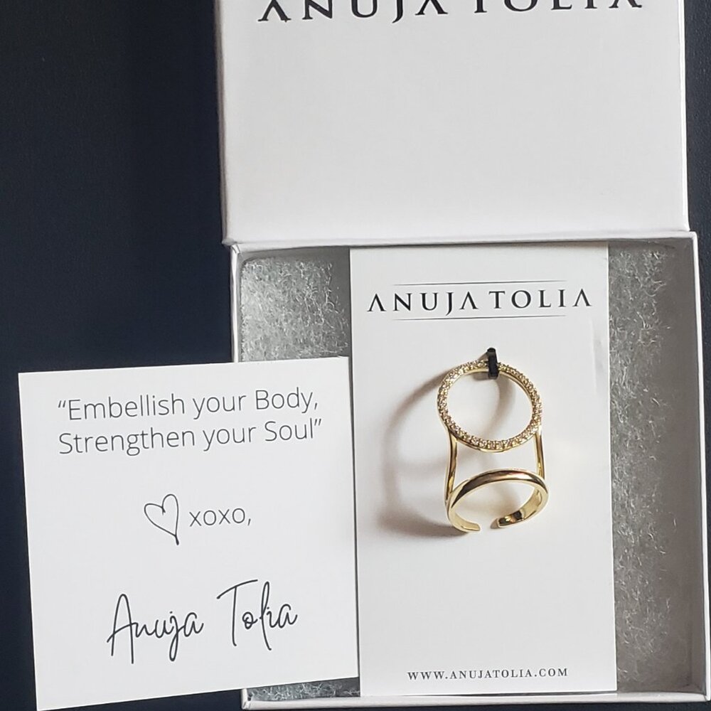 Anuja Tolia Gold Tone Crystal Stones Ring NEW with tags and Gift Box